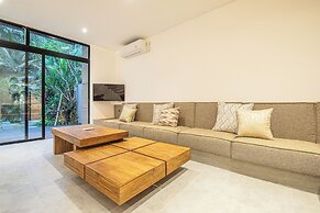 Contemporary 5BR Villa , AC, Water Filter