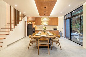 Contemporary 5BR Villa , AC, Water Filter