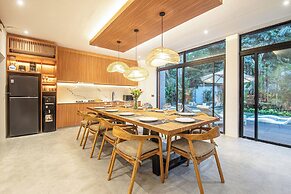 Contemporary 5BR Villa , AC, Water Filter