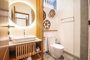 Contemporary 5BR Villa , AC, Water Filter