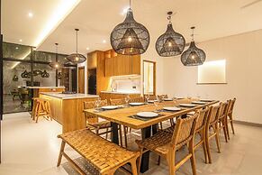 Luxe 6BR Villa, 400m From Canggu, Water Filter
