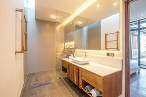 Luxe 6BR Villa, 400m From Canggu, Water Filter