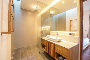Luxe 6BR Villa, 400m From Canggu, Water Filter