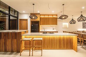 Luxe 6BR Villa, 400m From Canggu, Water Filter