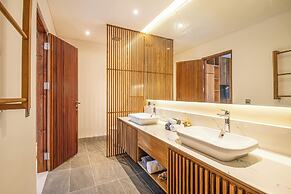 Luxe 6BR Villa, 400m From Canggu, Water Filter