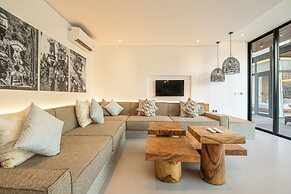 Luxe 6BR Villa, 400m From Canggu, Water Filter