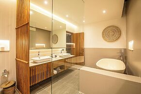 Luxe 6BR Villa, 400m From Canggu, Water Filter