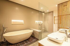 Luxe 6BR Villa, 400m From Canggu, Water Filter