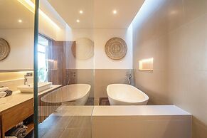 Luxe 6BR Villa, 400m From Canggu, Water Filter