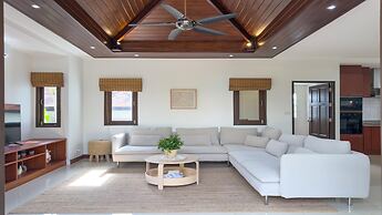 Tropical Poolside Villa SGB4