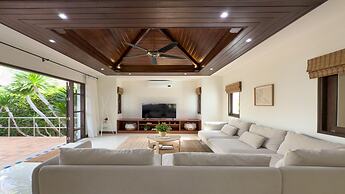 Tropical Poolside Villa SGB4