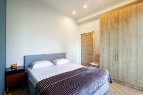 Apartments by Luxe Group DE114