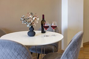 Apartments by Luxe Group DE114