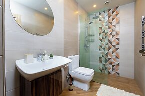 Apartments by Luxe Group DE114
