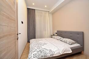 Apartments by Luxe Group DE114