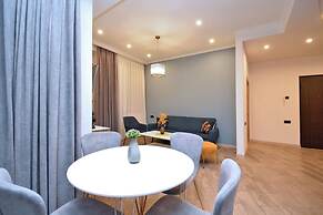 Apartments by Luxe Group DE114