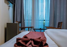 ROYAL CROWN HOTEL