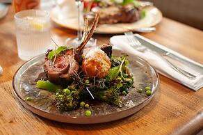 Cowdray Arms