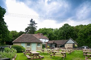 Cowdray Arms