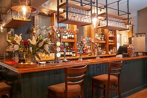 Cowdray Arms