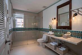 4Bed PoolVillaSteps from the Beach KBR34