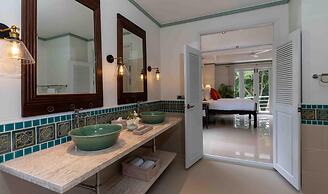 4Bed PoolVillaSteps from the Beach KBR34