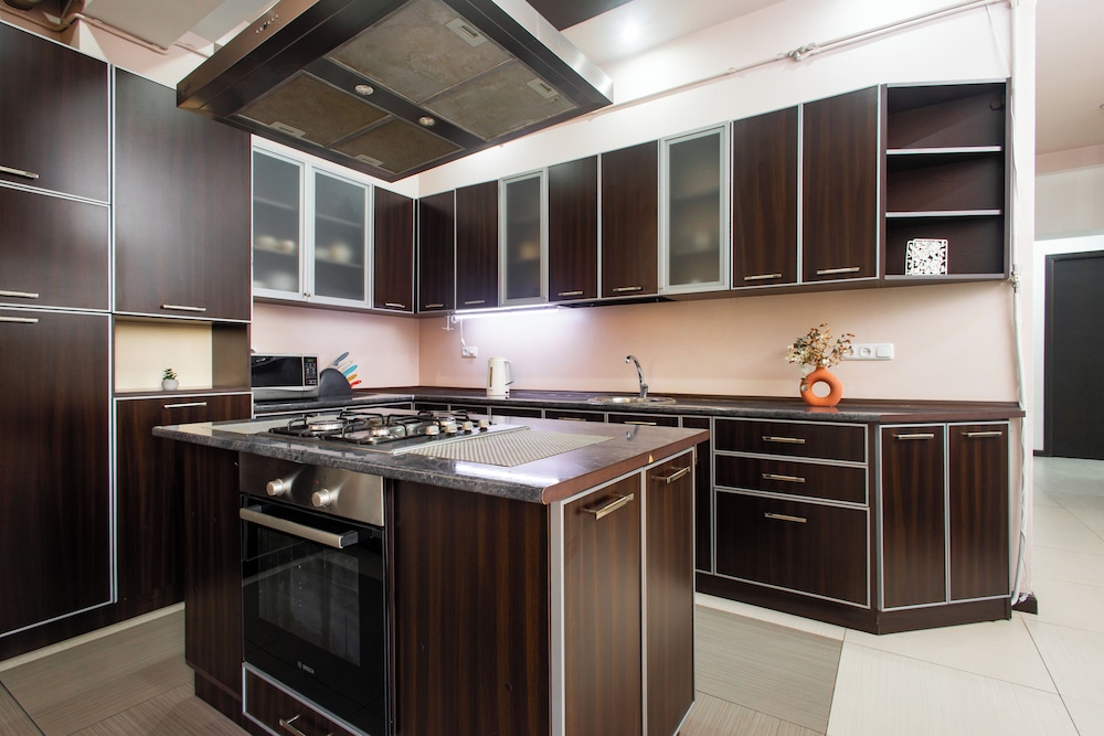 Apartment by Luxe Group DI8210
