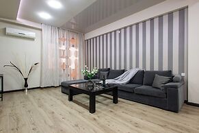 Apartment by Luxe Group DI8210