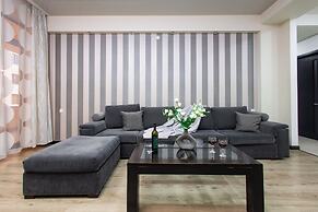 Apartment by Luxe Group DI8210