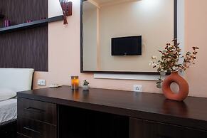 Apartment by Luxe Group DI8210