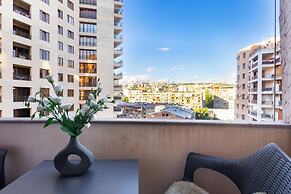 Apartment by Luxe Group DI8210