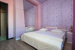 Apartment by Luxe Group DI8210