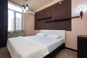 Apartment by Luxe Group DI8210