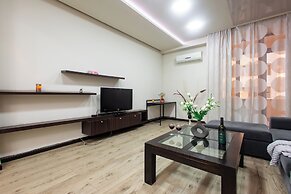 Apartment by Luxe Group DI8210