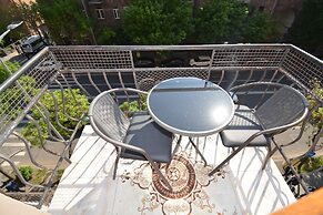 Apartment by Luxe Group AM104