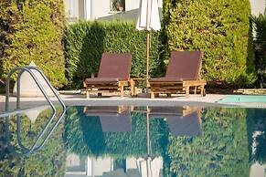 Odysseas Studios with Private Pool