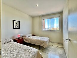 Nice Apartment With Shared Pool