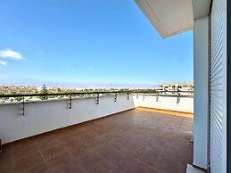 Nice Apartment With Shared Pool