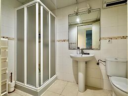 Nice Apartment With Shared Pool