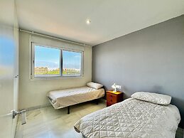 Nice Apartment With Shared Pool