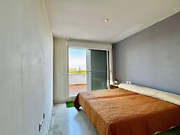 Nice Apartment With Shared Pool