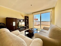 Nice Apartment With Shared Pool