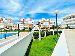 Nice Apartment With Shared Pool