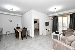 Apartment by Luxe Group DI412