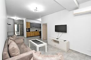 Apartment by Luxe Group DI412