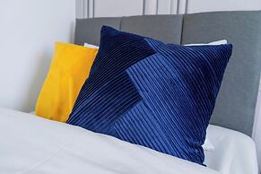 House - Sleeps 10 - Parking - Stn Close