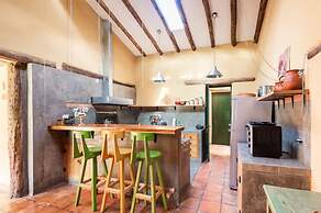 w Peaceful 4BR Villa With Nature View