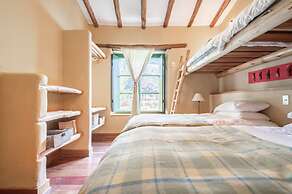 w Peaceful 4BR Villa With Nature View