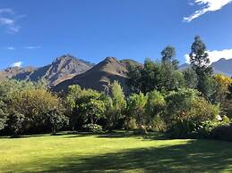 w Peaceful 4BR Villa With Nature View