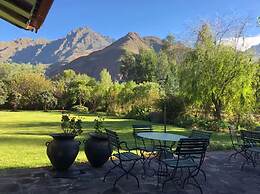 w Peaceful 4BR Villa With Nature View